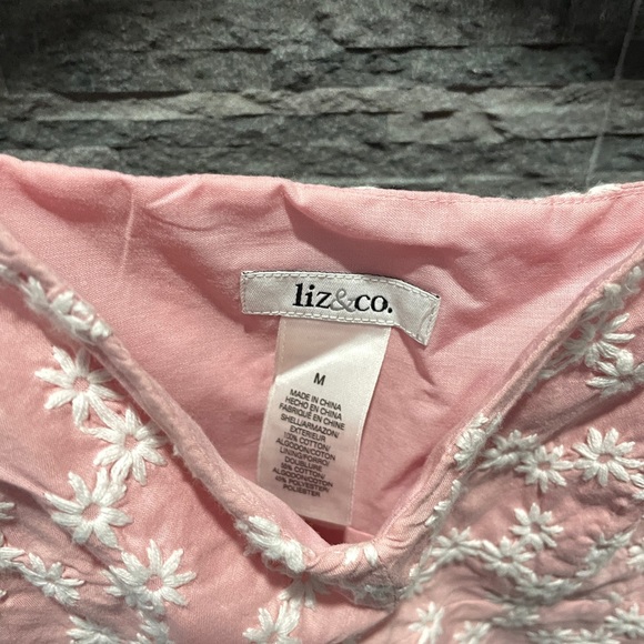 Liz & Co Embroidered Top - Picture 9 of 14